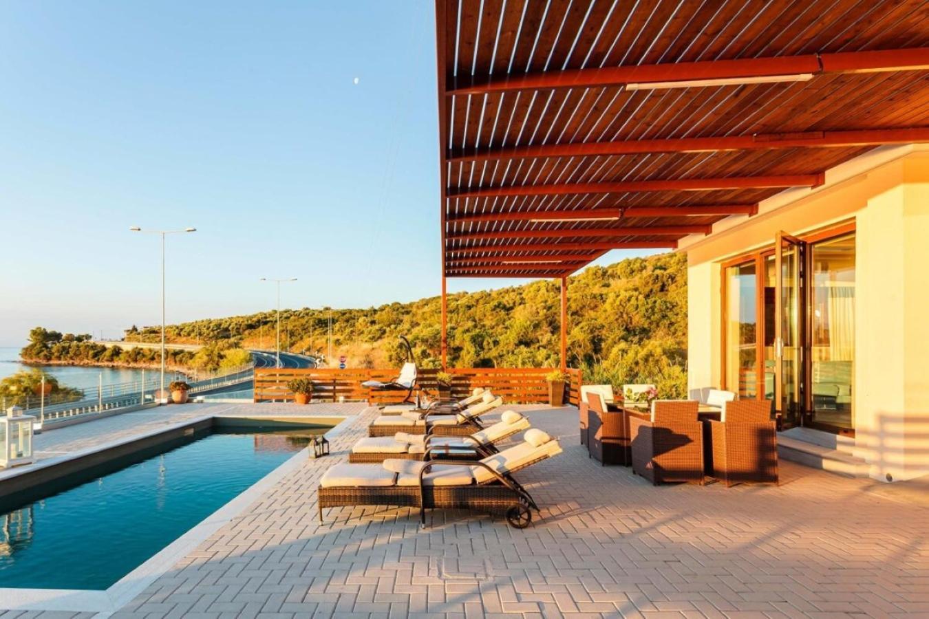 Seaside Summer Bliss - Aurora Luxury Pool Paradise Petalídhion 外观 照片