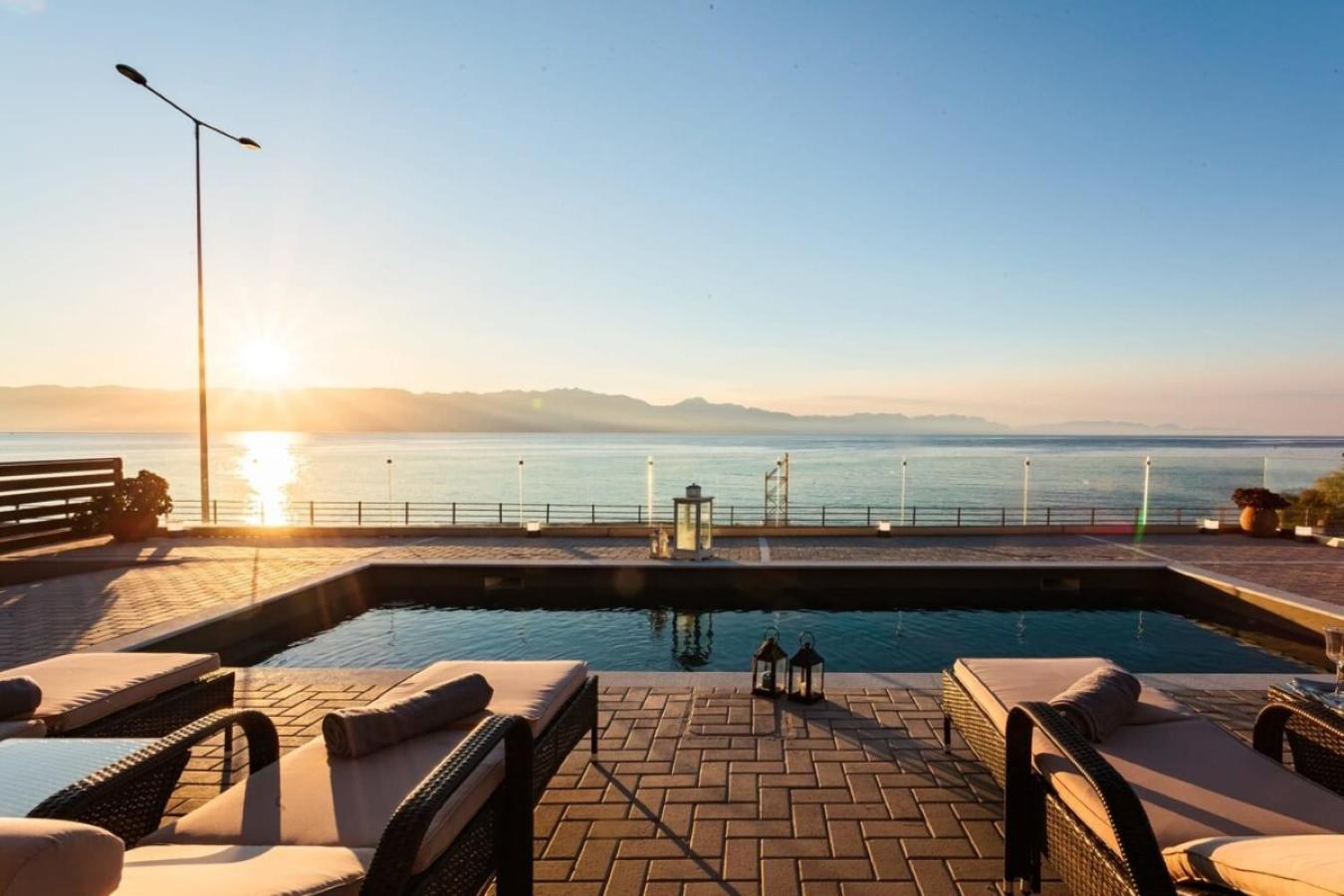 Seaside Summer Bliss - Aurora Luxury Pool Paradise Petalídhion 外观 照片