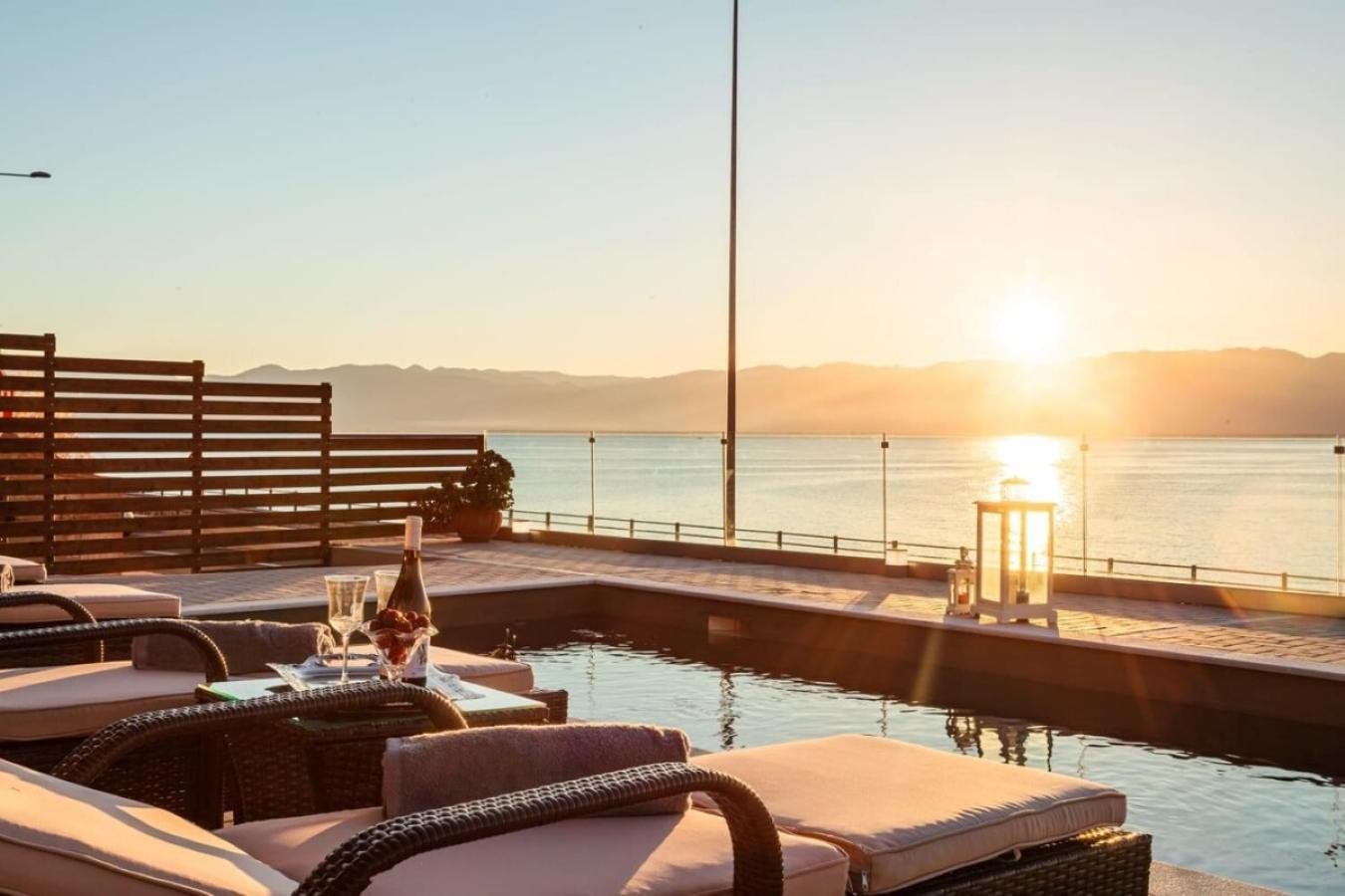 Seaside Summer Bliss - Aurora Luxury Pool Paradise Petalídhion 外观 照片