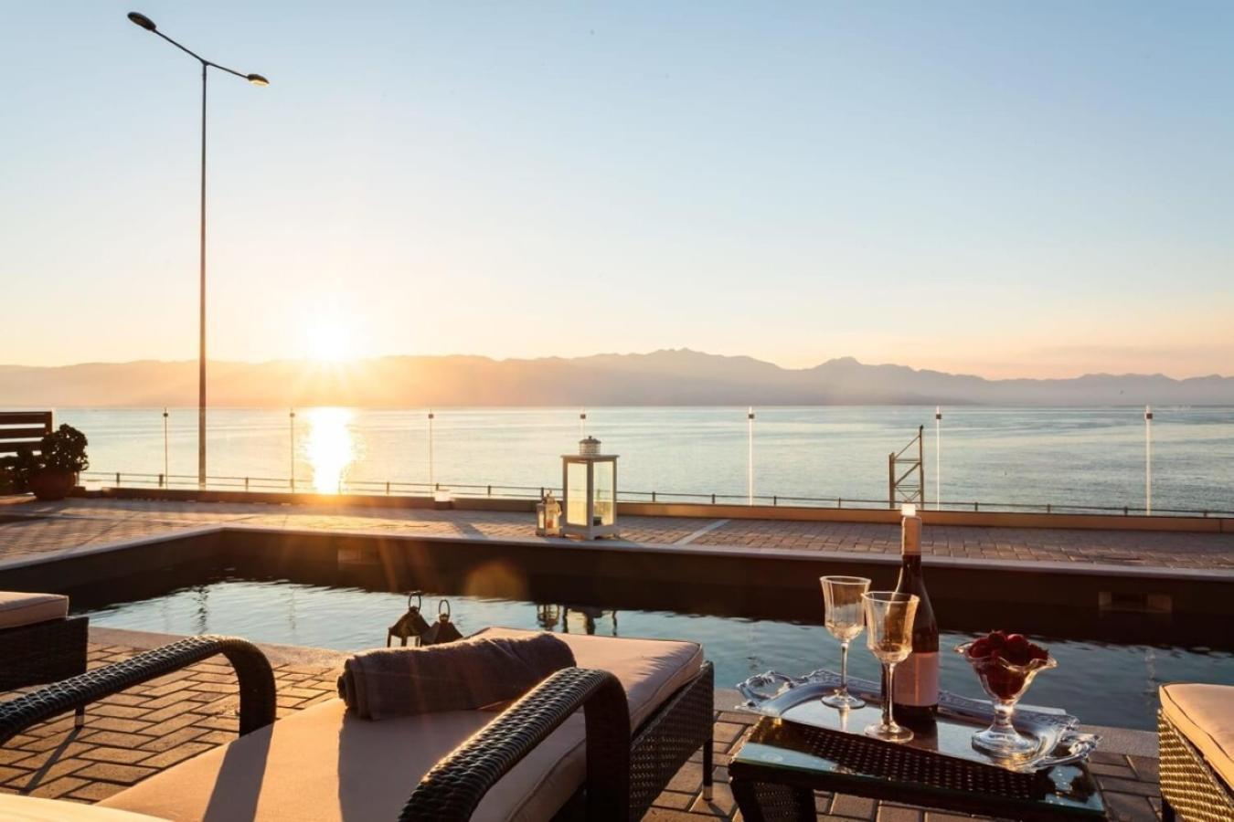 Seaside Summer Bliss - Aurora Luxury Pool Paradise Petalídhion 外观 照片